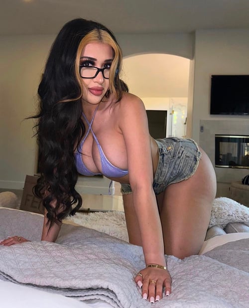 😋NEWEST GIRL IN TOWN 🤤🍑💯SWEET 👅SNAPCHAT: obienodc Hit me up On +1(915) 296-9853