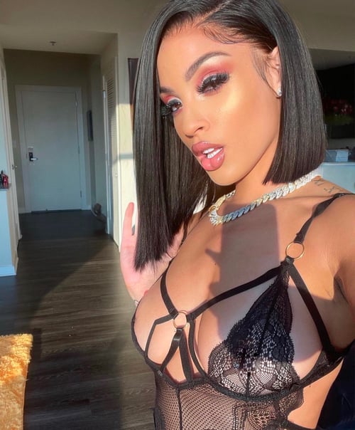 Good afternoon, you wanna have juicy 💦 wet sex ?