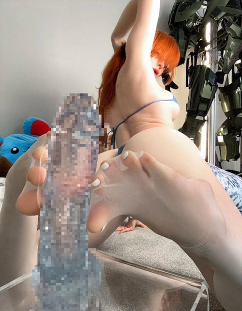 I’m female escort available for hookup and I sell my hot nudes and videos