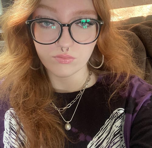 Hi I’m Jenny sexy red head hooker in Charleston