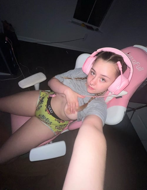 I’m available for both incall and outcall service