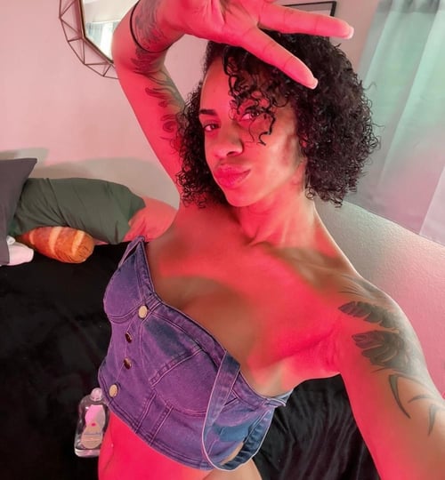 Sexy sexy sexy I’m available to please you and your soul with good sex happiness let’s have some fun