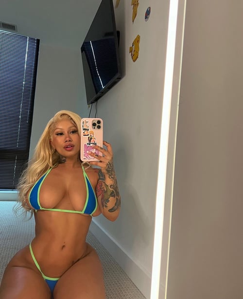 I’m an escort 💦🍆 HMU whenever you need me 💯 I give blow jobs and s*x at cool rates😍💦🍆
