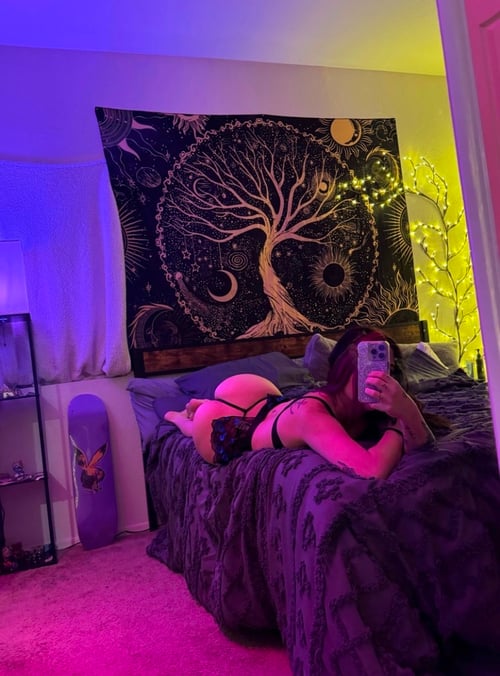 I’m available for meeting up and party 🎉 tonight