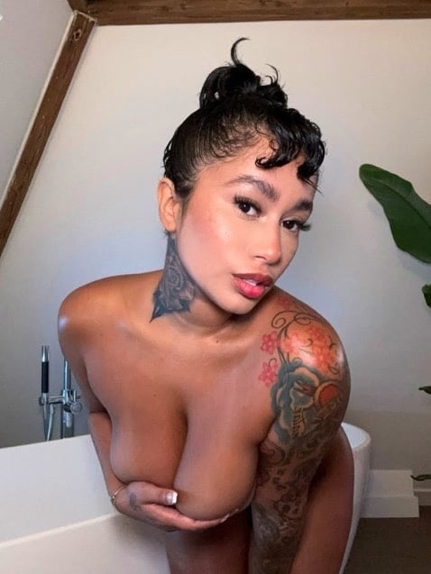 YOUR SEXIEST ESCORT AROUND the BLock (332)2508008🍑..Text with your zipcode 👅