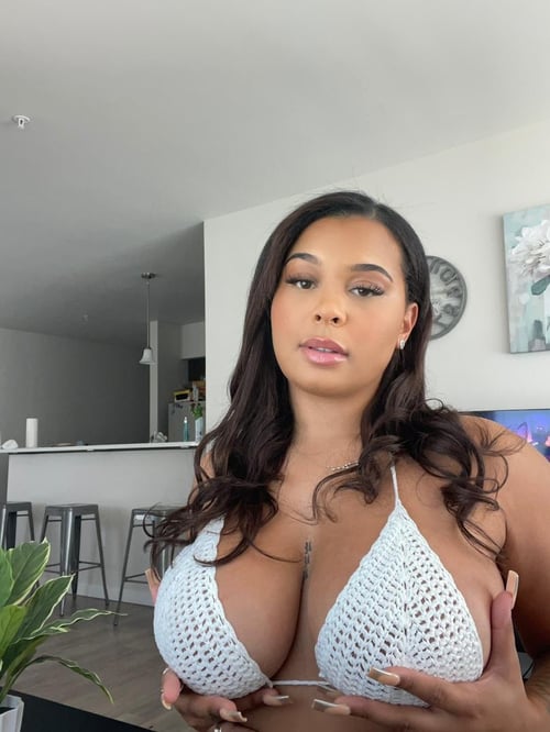 I’m down for fun hookup and massage 100% legit HMU:telegram: @Claraisbeautiful