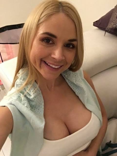 I DOWN FOR ALL KIND OF SEX AND I NEED A BIG DICK INSIDE MY WET P**SY💦🍑🍆