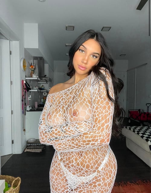 I am available for fun cell +1 730 201 3443 Snapchat karenlovely01 anal 👅