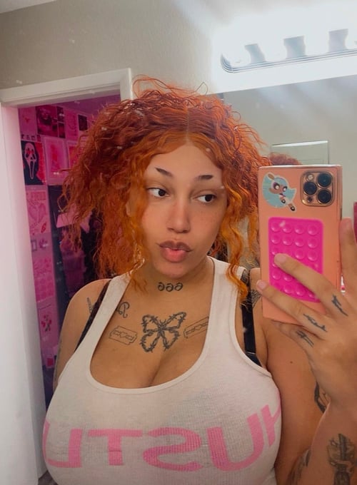 I’m female escort available for hookup outcall and Incall and I sell my hot nudes and videos
