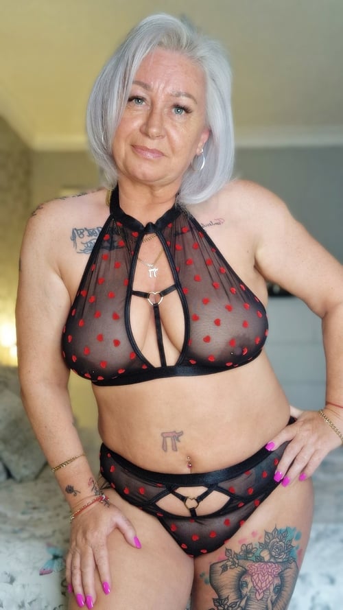 HEY DADDY MEET THE NEW HOTTEST GIRL IN TOWN, IM DOWN TO OFFER YOUR WILDEST SEX FANTASY💦🍆