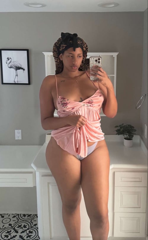 Who need a big booty Latina😊 Hmu 🤙 hope I make your day😜🍑🍒🍆I luv cum