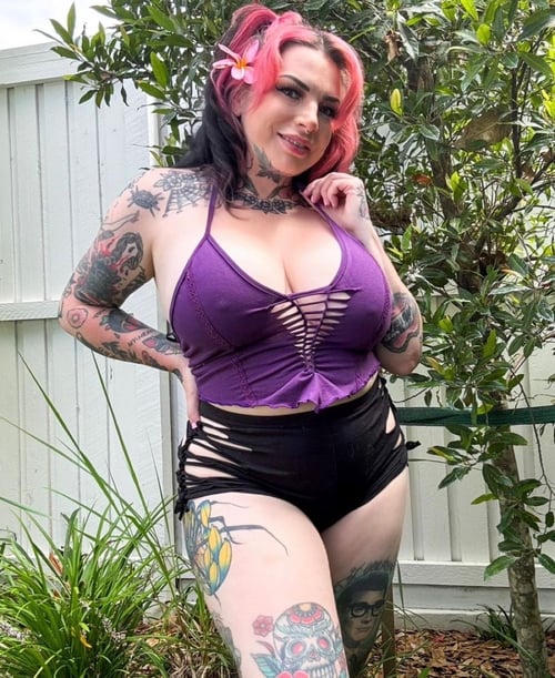 Am down for hook up I WANT YOU SO DEEP INSIDE ME 🍑🤤 ((+17602630013)