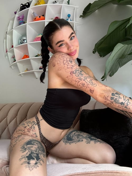 Sexy Escort Service available for full body massage, girlfriend Ex, Car meet. HMU: 1(928)2874908
