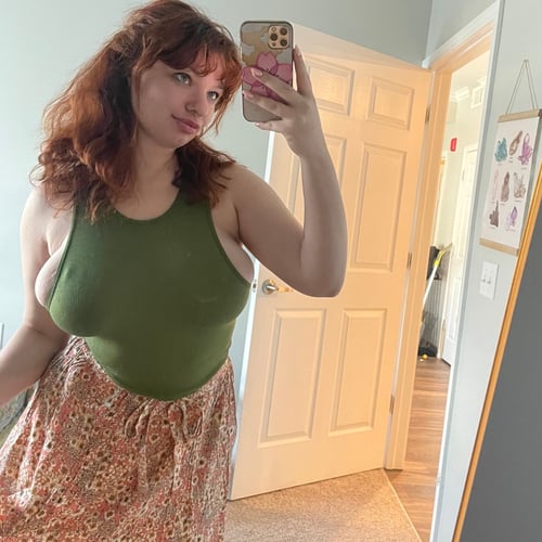 Do you need a girl who would roleplay and fuck your brains out? Msg me😉👅