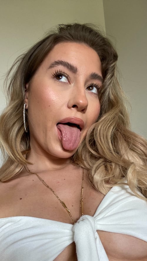 Baddie without restrictions text /WhatsApp 📞 1(336) 582 -4926.