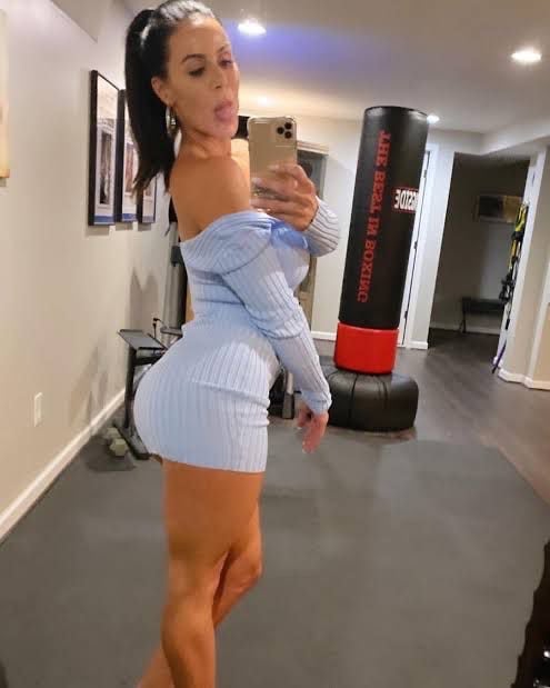 Sweet v Hot & Sexy, Clean & soft Pussy. I'm available for both Incall and outcall