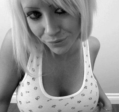 Available for hookup and massage Incall or outcall 🍑 👅👅🍑🍆🍆💦💦