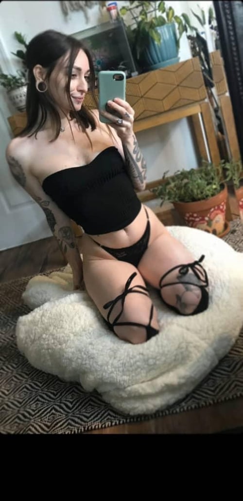 I am available right now💦Young🔥Hott$exy Classy and Wet💦 *put your number +1(541) 441 7886