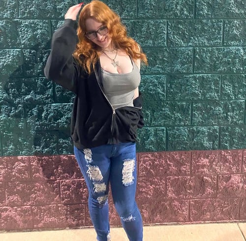 Hi I’m Jenny sexy red head hooker in anchorage available for hookup