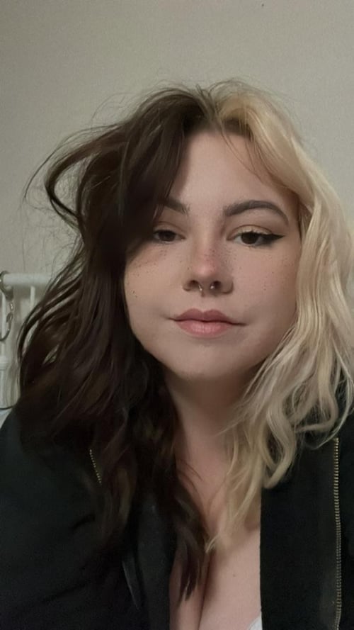 Need A Hard Cock For My Horny Tight Pussy now HMU