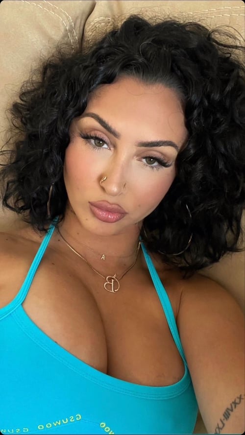 Hey am available to meet up 👅for both incall and outcall ❤️ sweet🍑Hot & Sexy, Clean & soft Pussy.