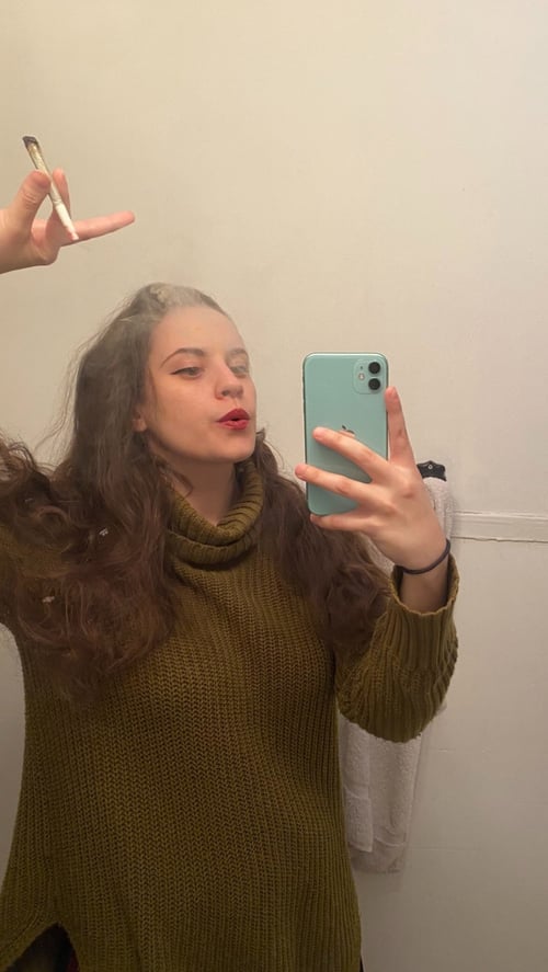 A SKILLED BADDIE✨ A GREAT MOANER😩AND LOVE TO RIDE ON HORSES🍆😈