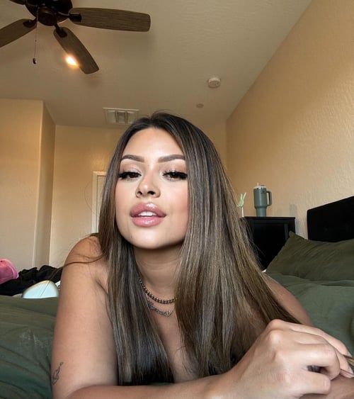 Hot 🥵 , Sweet, Clean & soft Pussy. I’m available for both Incall and outcall