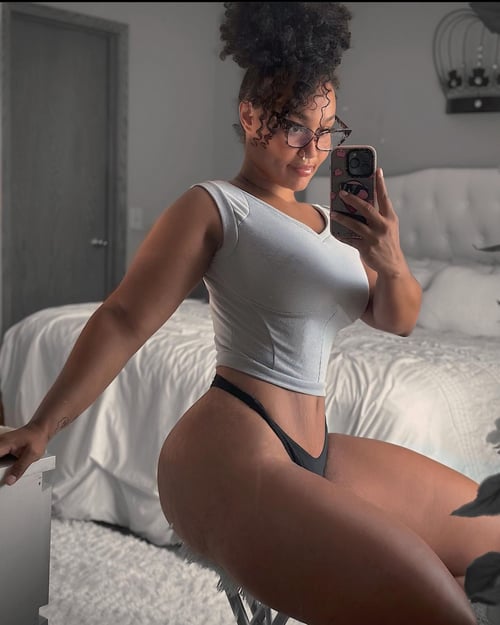 Available for fun & hook up 🍑🍆🍑🍆😋🍆