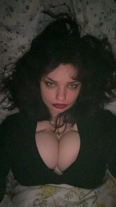 Hello love am sexy 💦 Annabel 👅 and am available for both Incall and outcall services, HIT ME UP 🤙