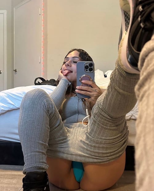 I squirt💦💦 and I’m ready to have some fun 🥰🤗 hmu for an unforgettable experience 🍒