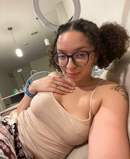 Escort available for hookup