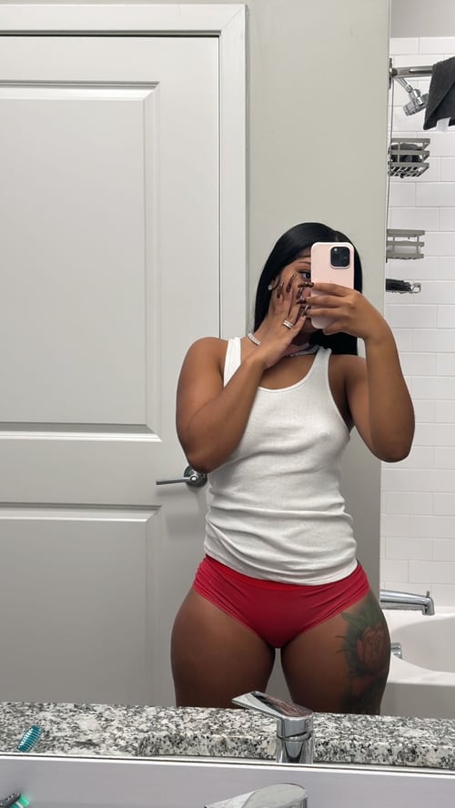 Juicy 🍯 creamy 🍑 wet🥰 hot , Clean & soft Pussy. I’m available for both Incall and outcall