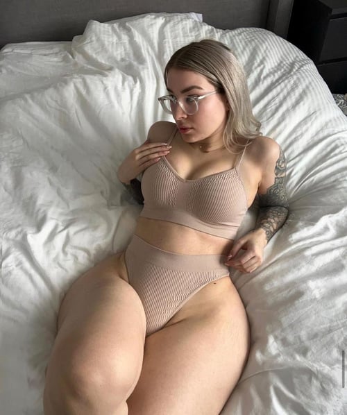 Hey hit me on +1 (717) 750-5289 🍑🍯 Hot & Sexy, Clean & soft.Now i'm available for incall outcall
