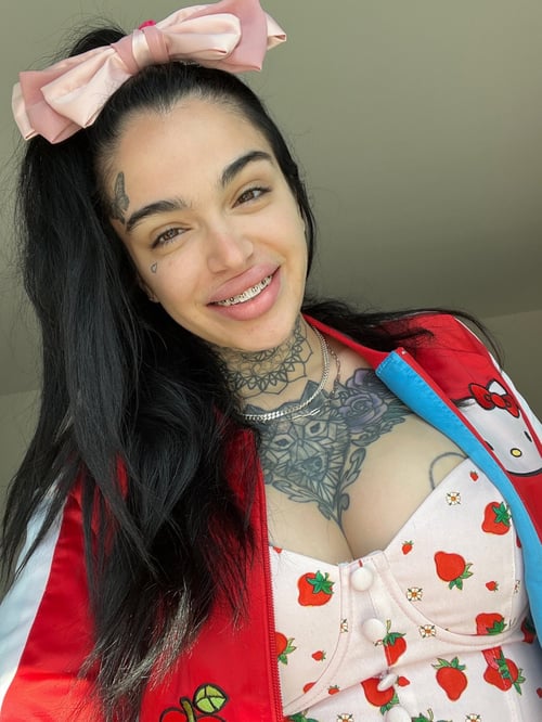 I’m a mature hooker, with high levels of sweetness, you can count on my service