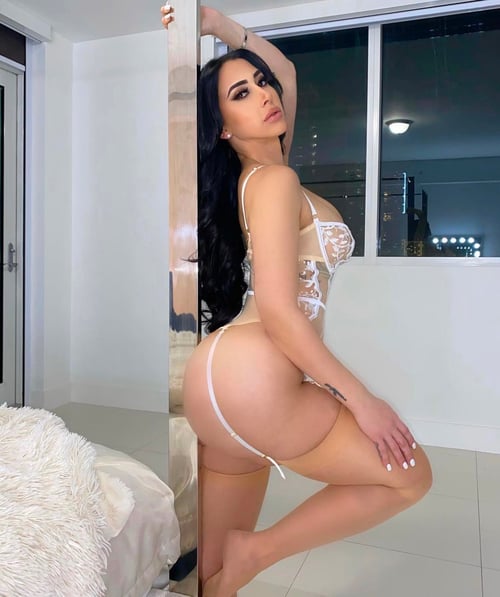 I'm available 24/7 incall/outcall and car sex 🍑💦