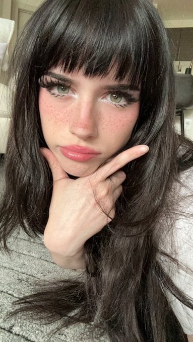 I am Sophie,really sweet and polite😊HMU on Hotline:(213) 649-9447 Add me on Snapchat:babysophiexo26