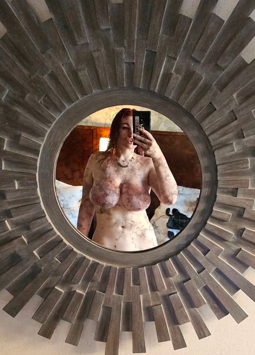 I’m available to fulfill all your sexual desires 🌹