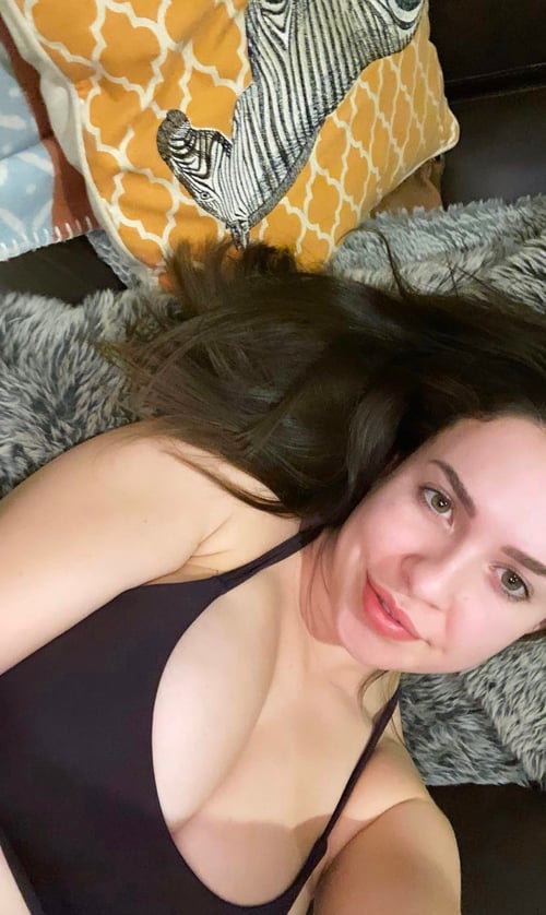 Hey daddy, wanna fuck? Hit me up now! Text: +1 (860) 554-0933