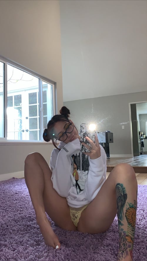 YOUNG TIGHT WET PUSSY๐ฆ๐ VERY NASTY AND FREAKY ๐โจWANTS TO GET FUCKED๐๐ฆโค๏ธ