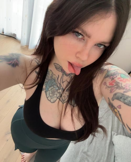 READY💦🍆TO MAKE YOU CUM🍑🍆 MORE THAN ,IM HORNY😩 AND SUPER WET CLEAN