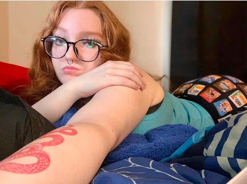 Hi I’m Jenny sexy red head hooker in Tampa available for hookup
