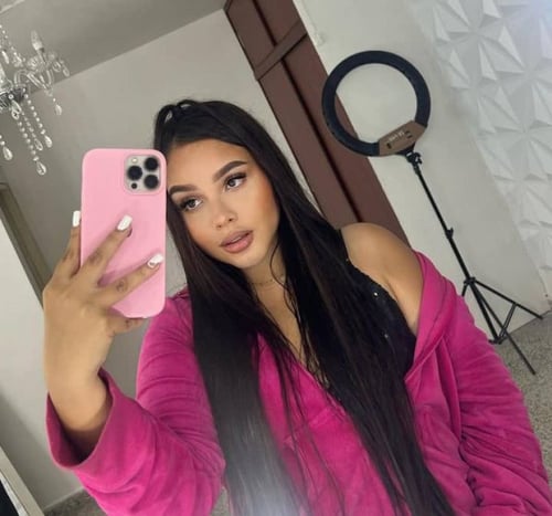 Am available for hook up both Incall or outcall,I sell content ft show