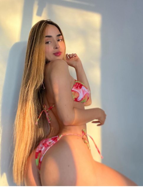 I’m available for both Incall and outcall service💦🍑💕