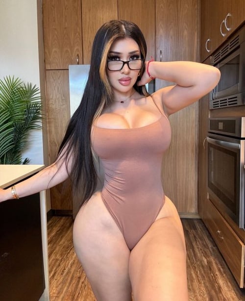 I’m available for both incall and outcall services🌺🍑🍆