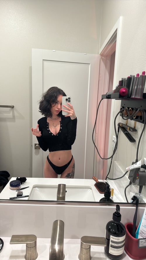 HMU on telegram 🫰 at tamber322 or text me on my number +1 508-980-4846 I’m down for fun only