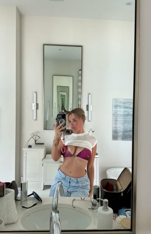 HMU 4 fun & naughty stuffs HMU on📱 +1 (406) 970-6019