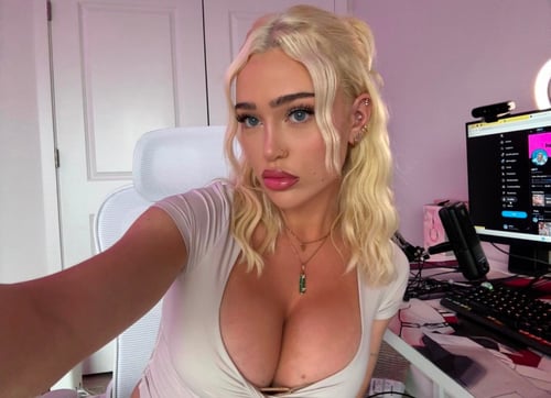 Juicy 🍯 creamy 🍑 wet🥰 hot , Clean & soft Pussy. I’m available for both Incall and outcall