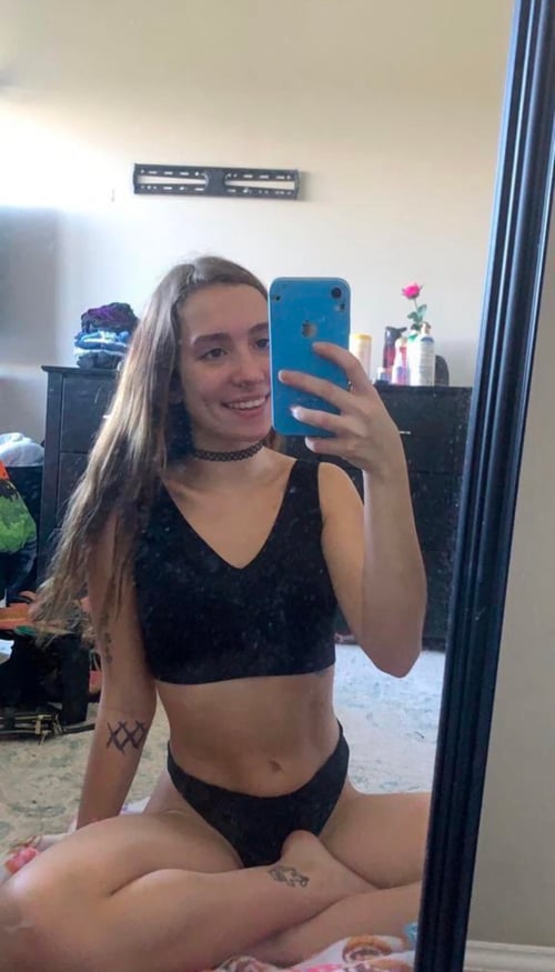 Available for hookup with good fuck and suck 💦🍑🍆👅