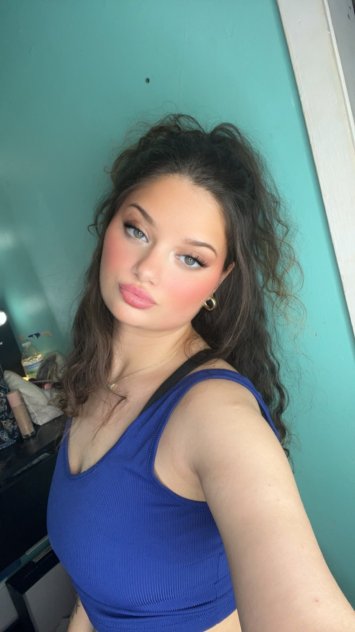Hey daddy 🥰I’m available to satisfy all 💋your sexual fantasy 💦🍑