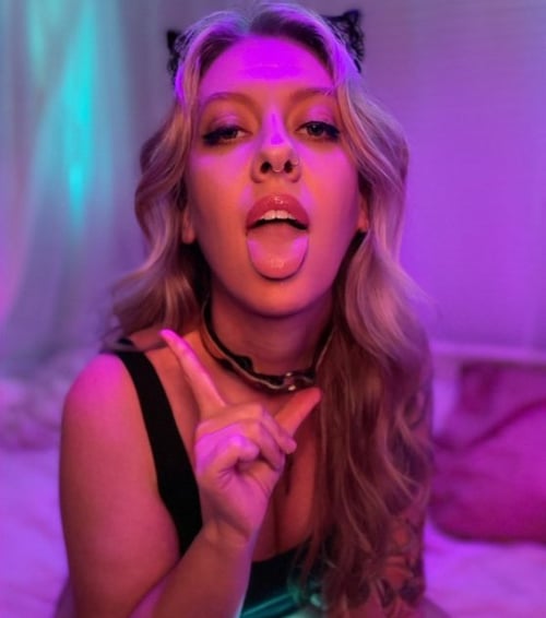I'm down for hookup, meetup and FaceTime Fun Hmu on telegram @joy25th